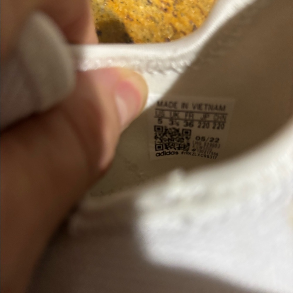 Adidas NMD R1 size 5 - Picture 6 of 9